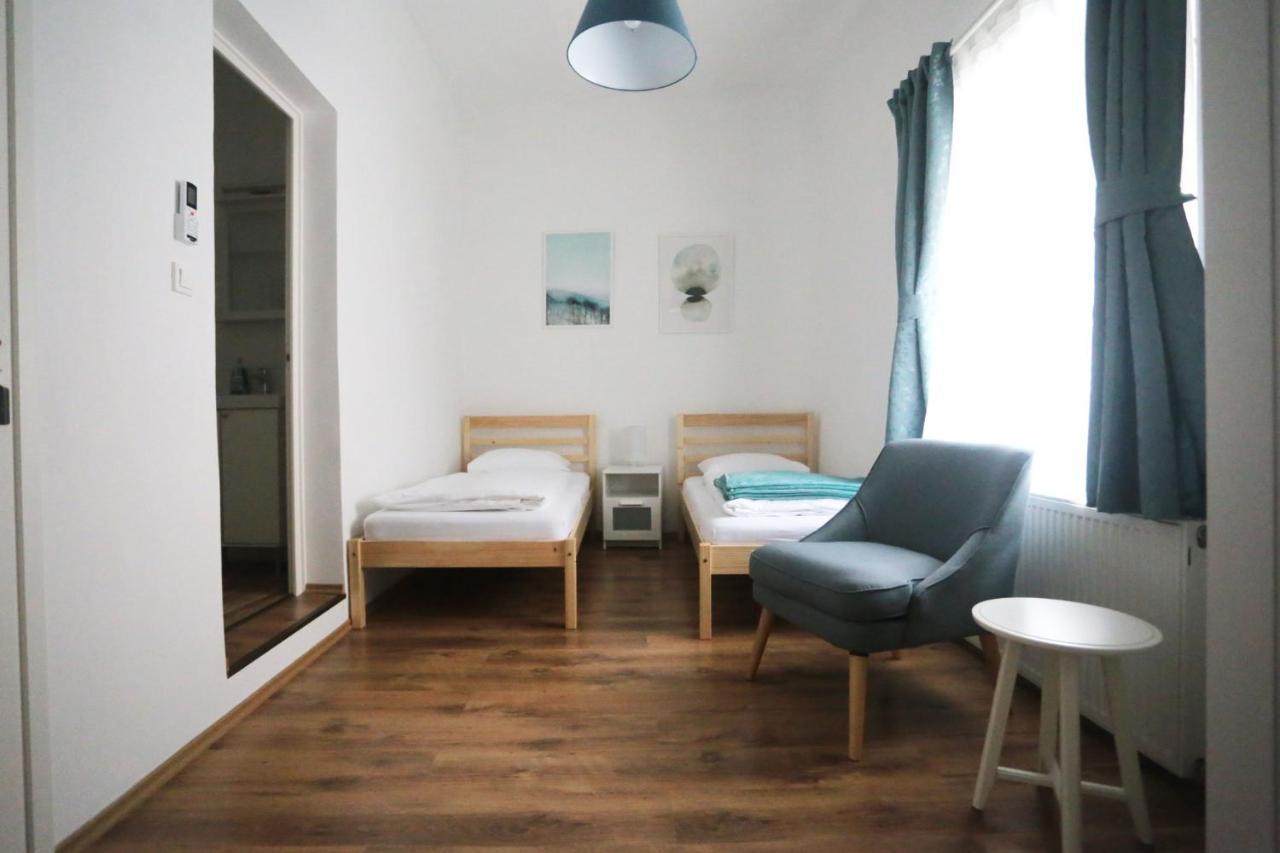 Jokai 19 Vendeghaz Apartment เวสเปรม ภายนอก รูปภาพ