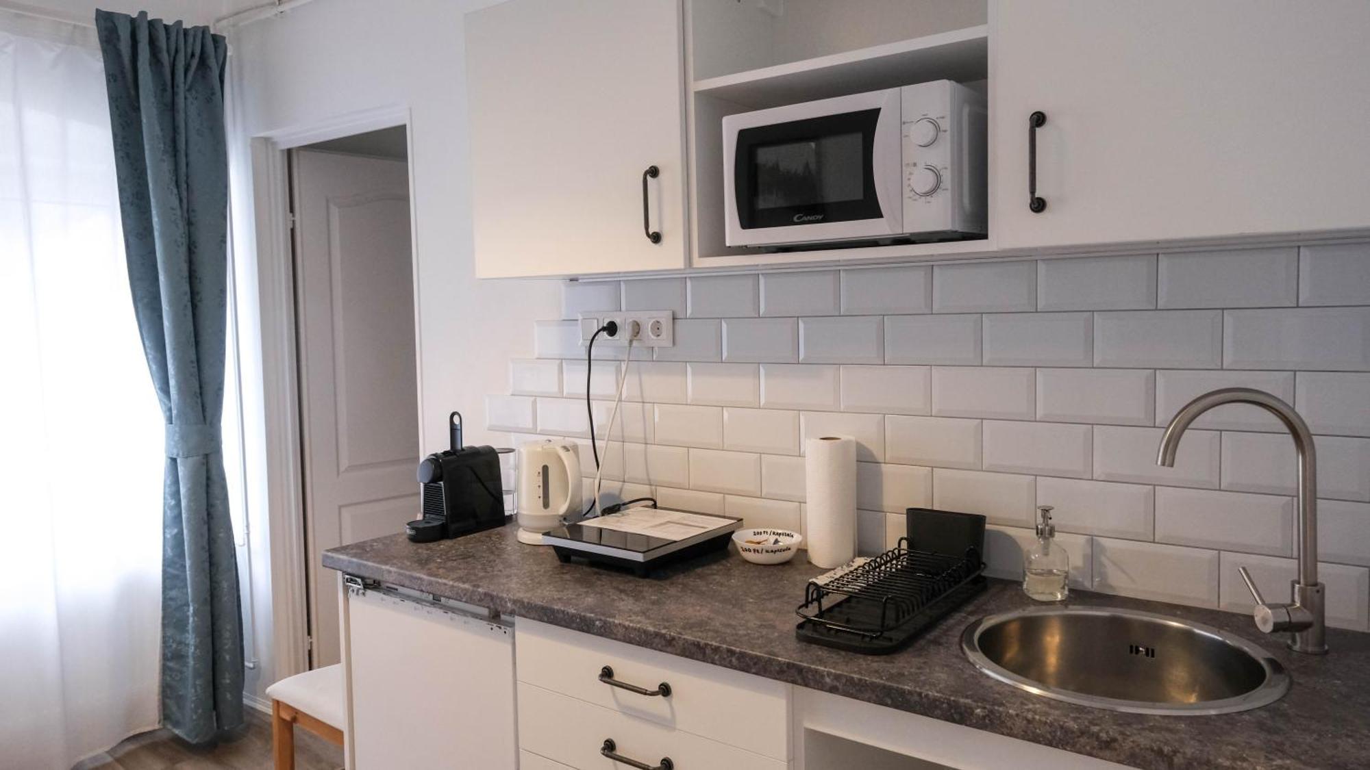 Jokai 19 Vendeghaz Apartment เวสเปรม ภายนอก รูปภาพ