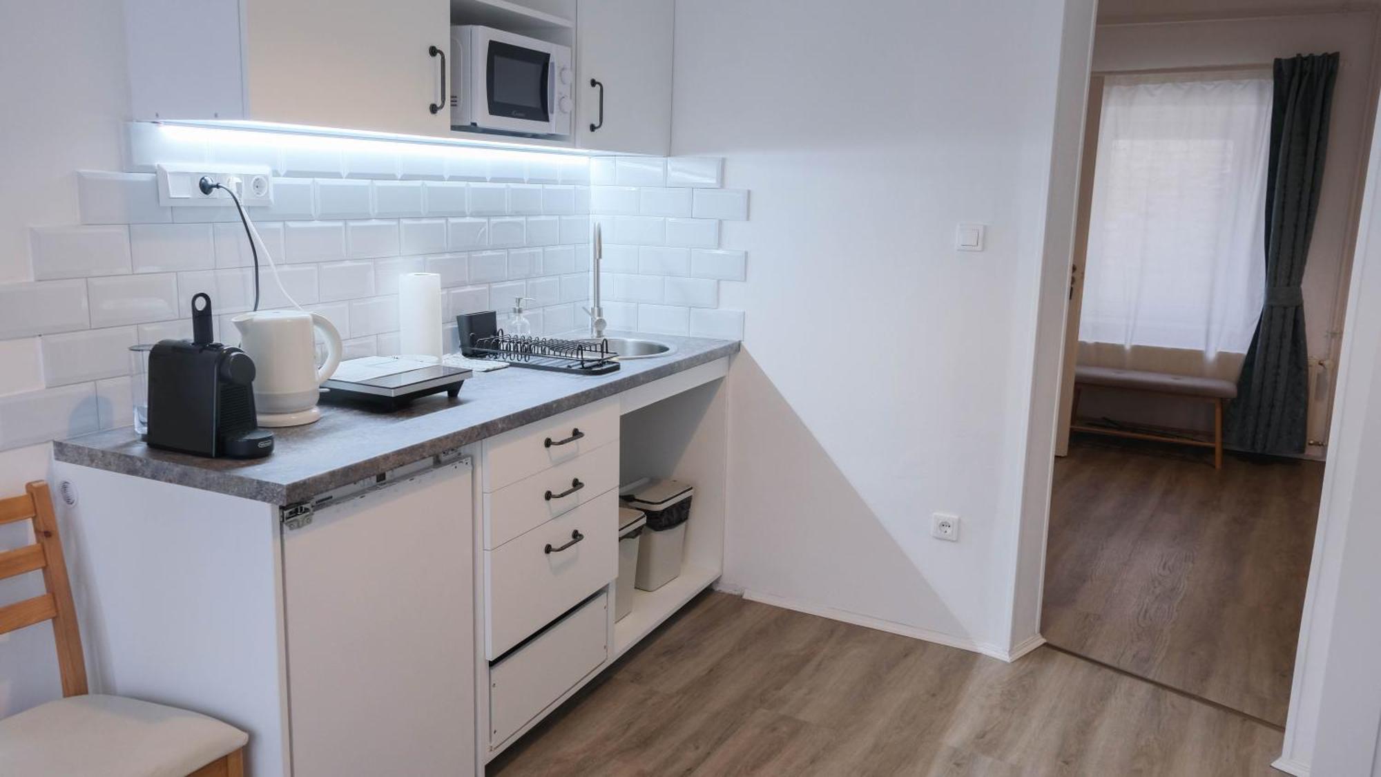 Jokai 19 Vendeghaz Apartment เวสเปรม ภายนอก รูปภาพ