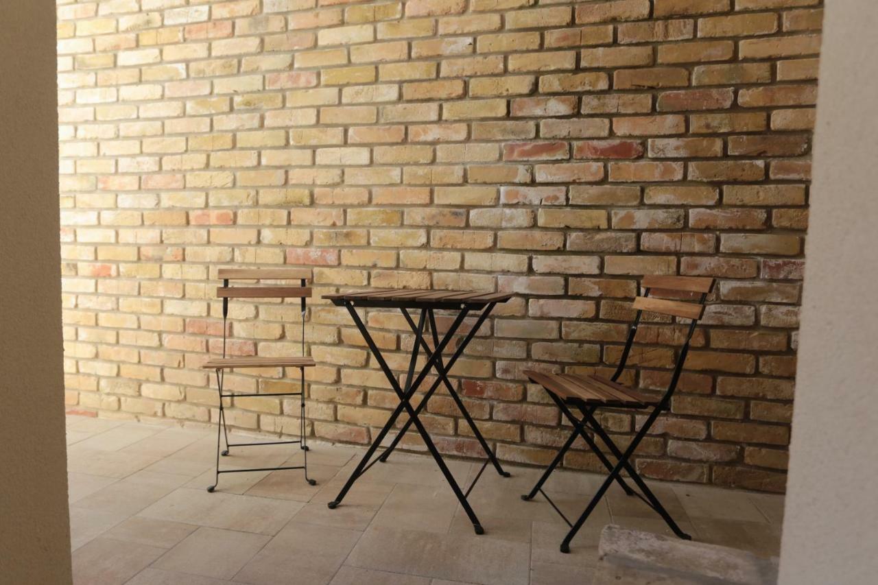 Jokai 19 Vendeghaz Apartment เวสเปรม ภายนอก รูปภาพ